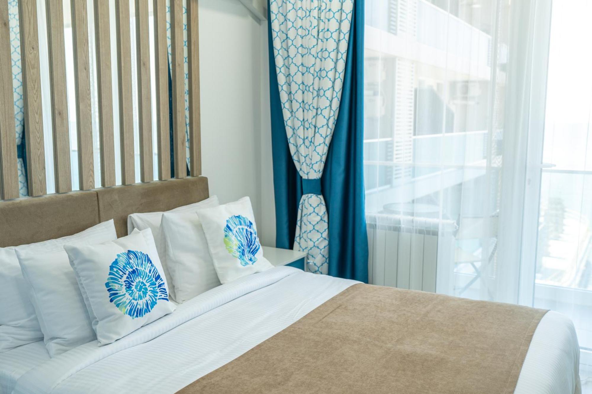 Seagull Beachfront Boutique Hotel Batumi Rom bilde