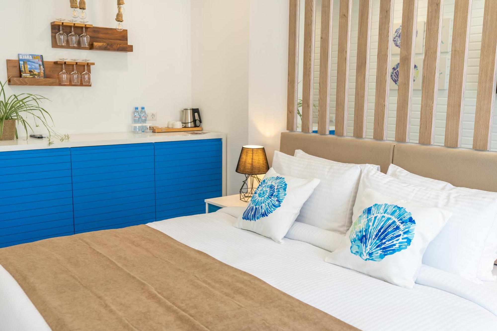 Seagull Beachfront Boutique Hotel Batumi Rom bilde